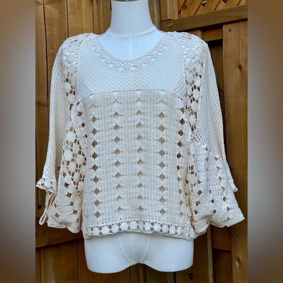 🆕 FARM Rio 🧿 NWT Off White Crochet Long Sleeve Blouse with Batwings, Sz M - Picture 10 of 15